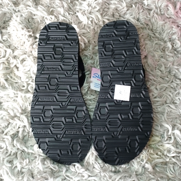Skechers Yoga Foam Sandals - Picture 11 of 15